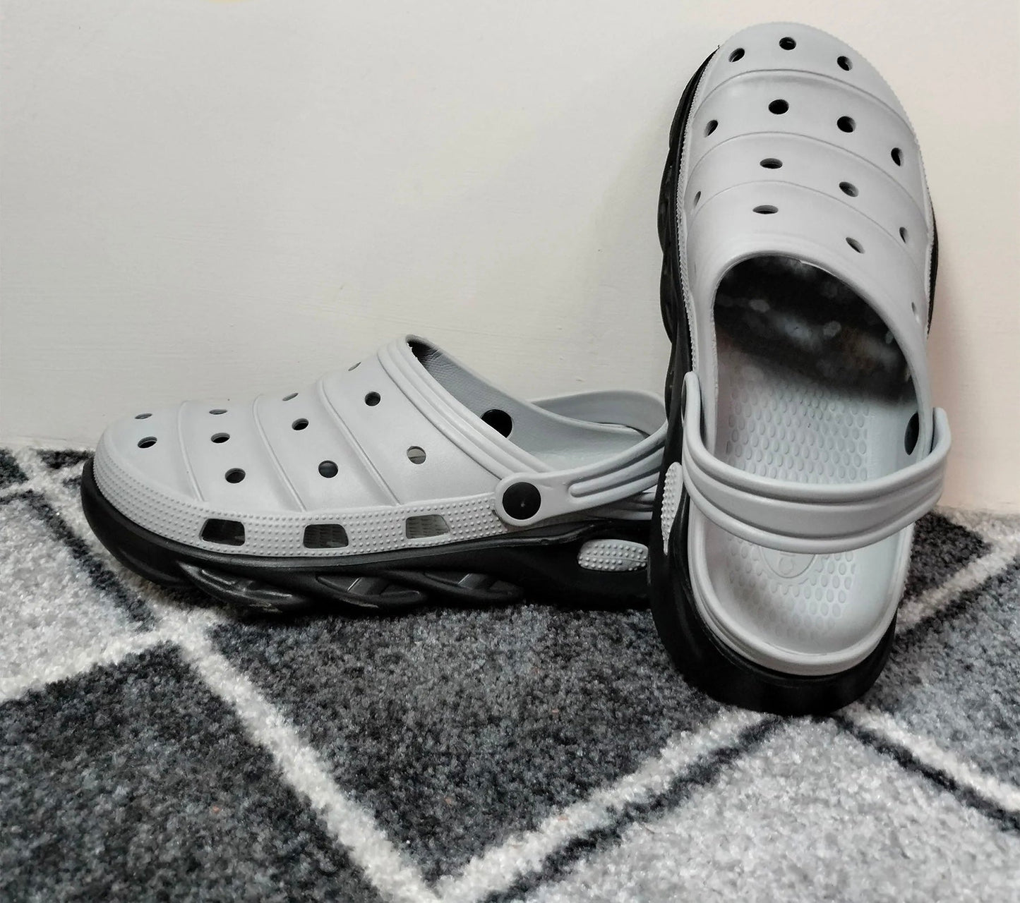 COMFYKICKS - Special Crocs