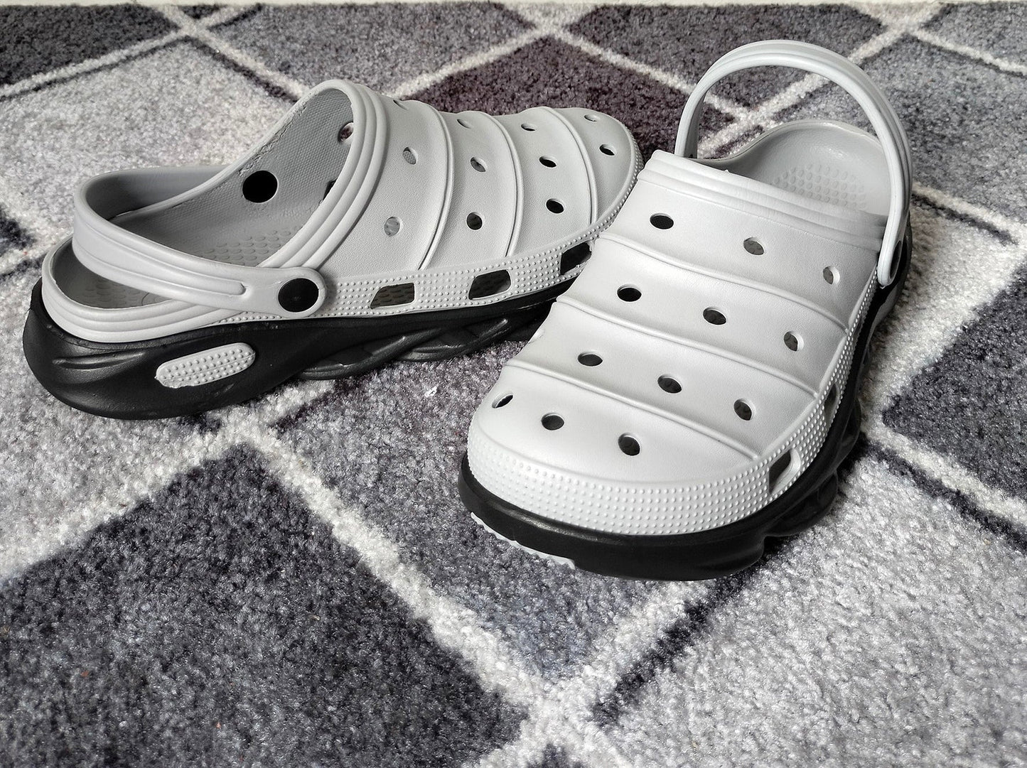 COMFYKICKS - Special Crocs