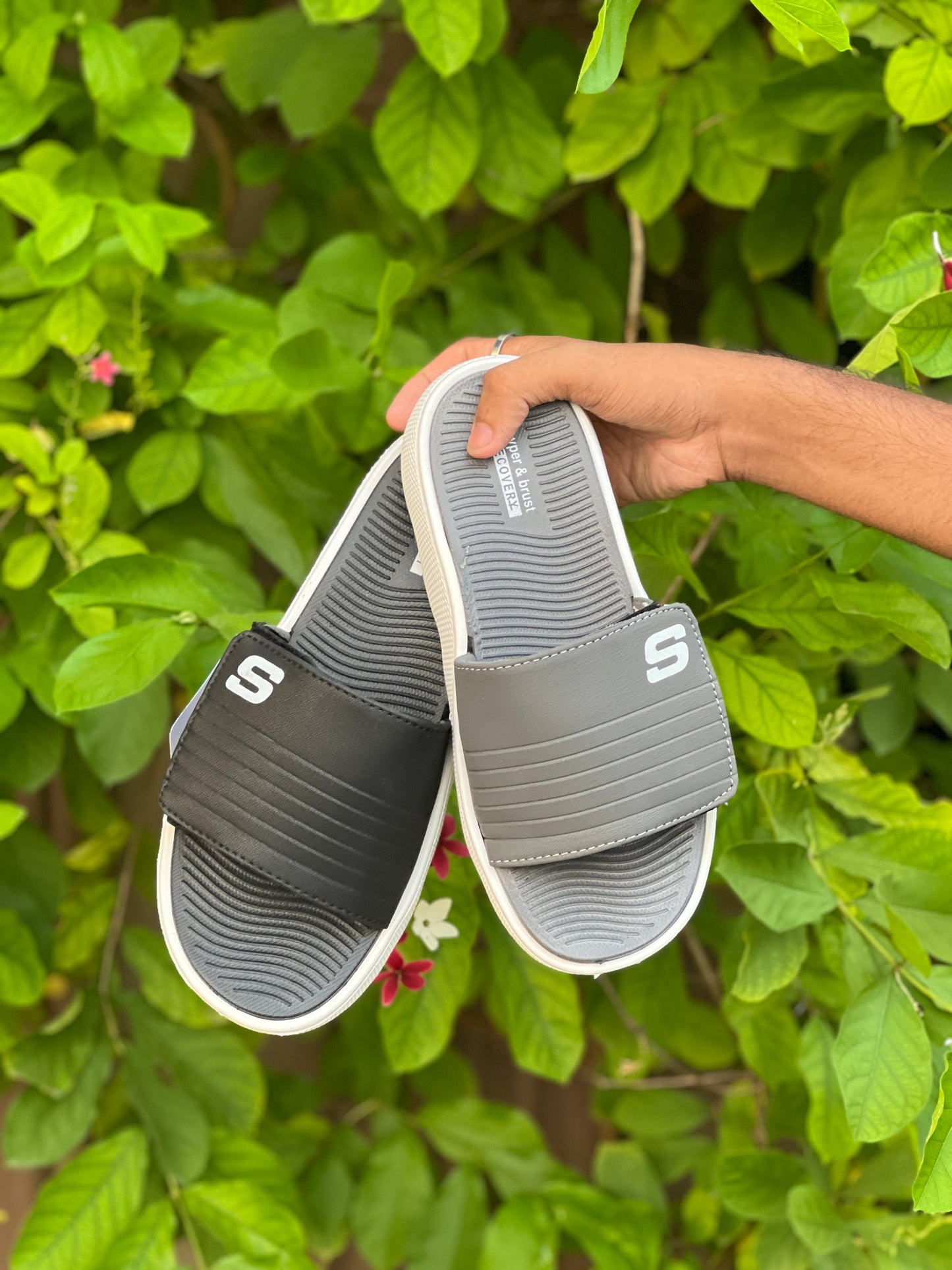 Skecher Crumble Slides - By Olee