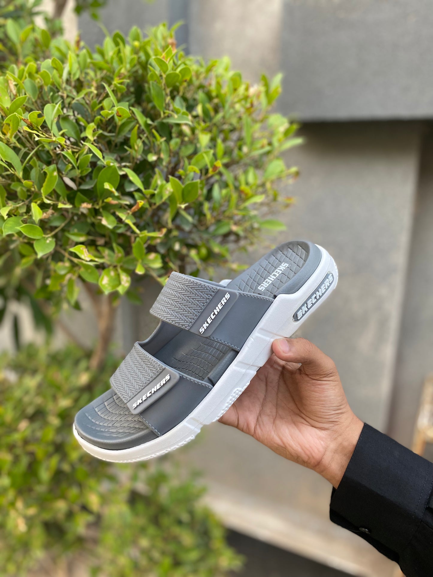 Skecher Aura Slides | By Olee