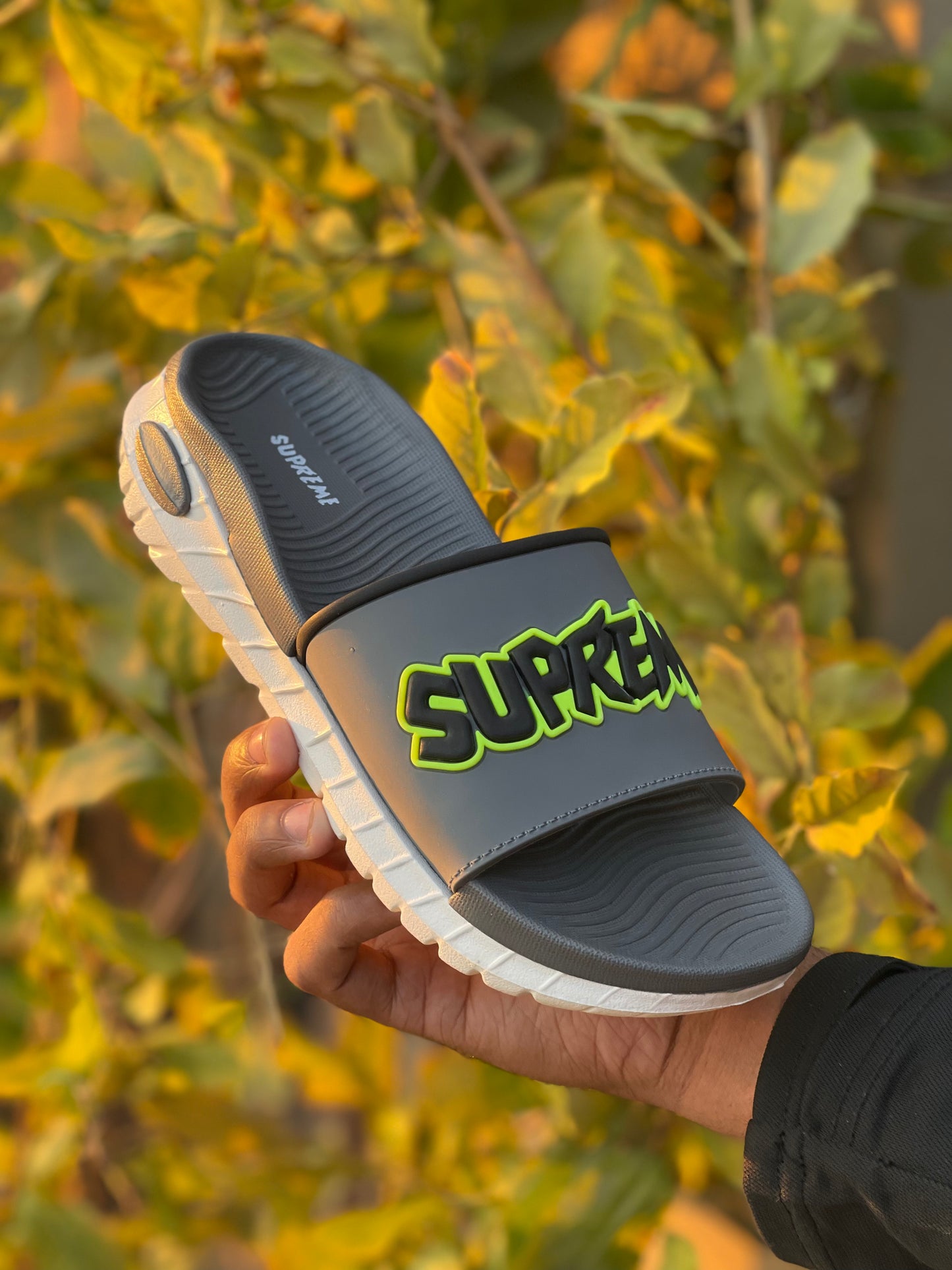 SUPREME SLIDE