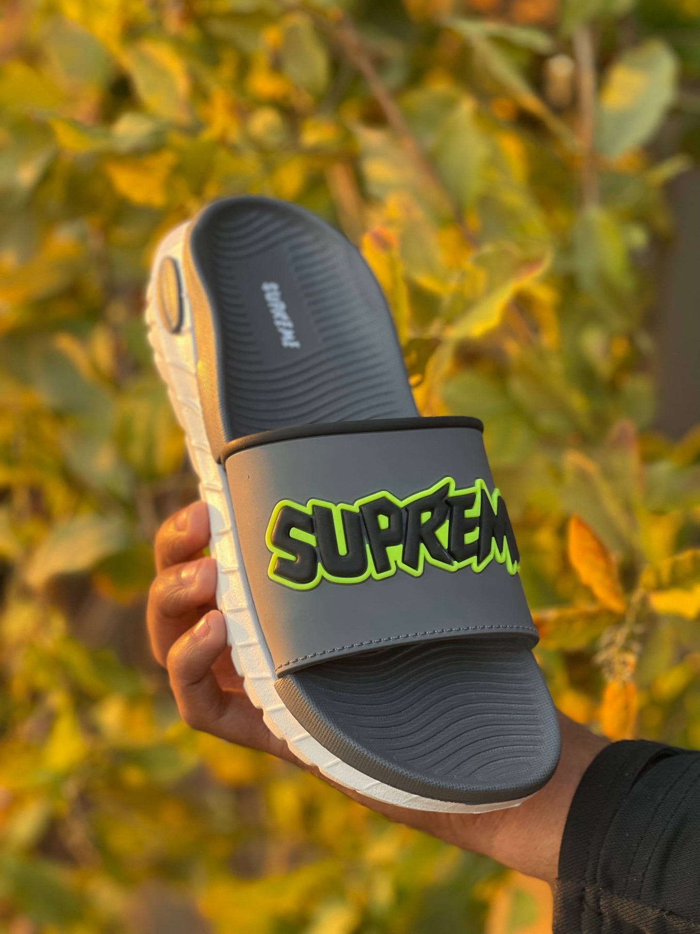 SUPREME SLIDE