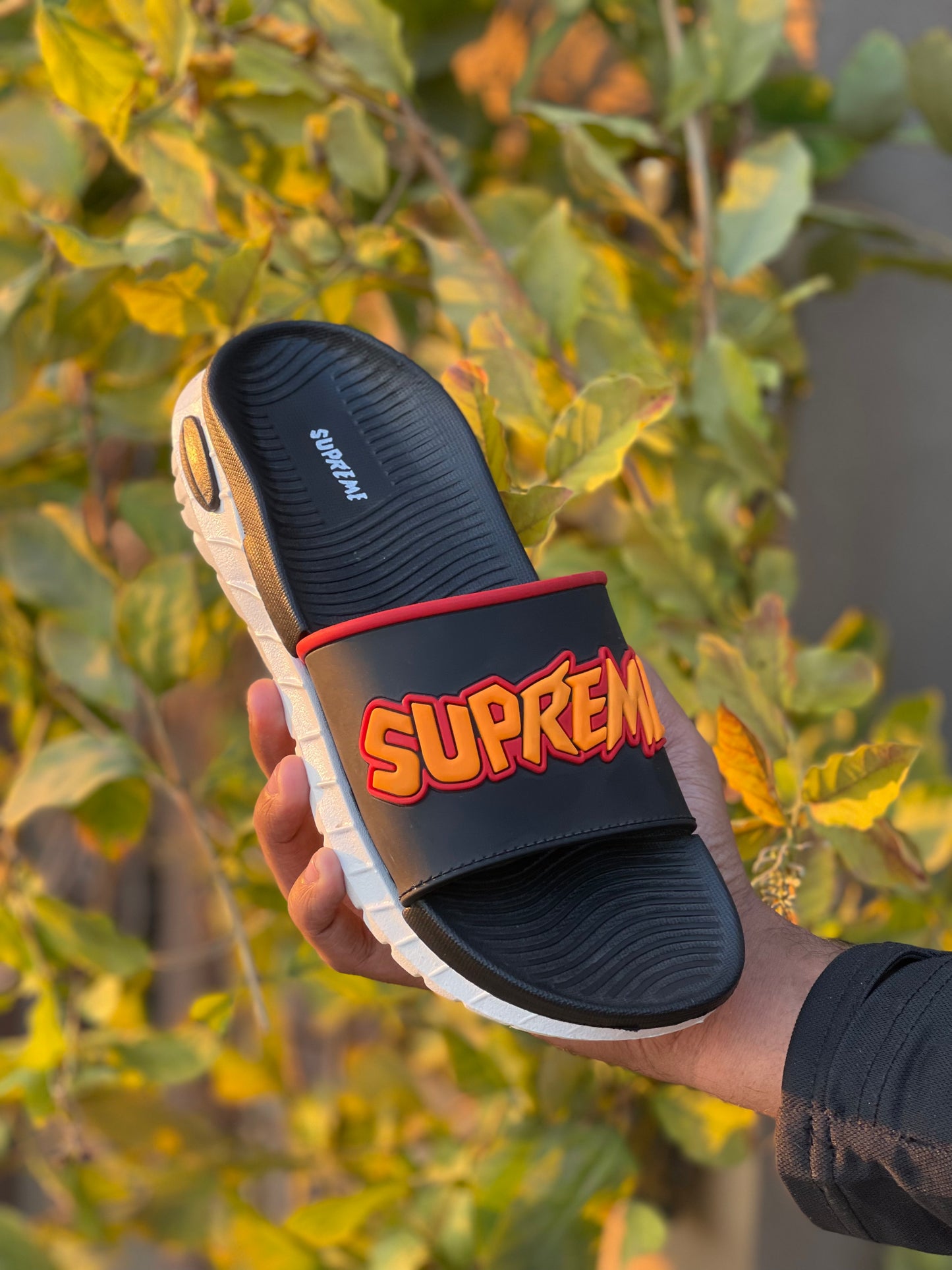 SUPREME SLIDE