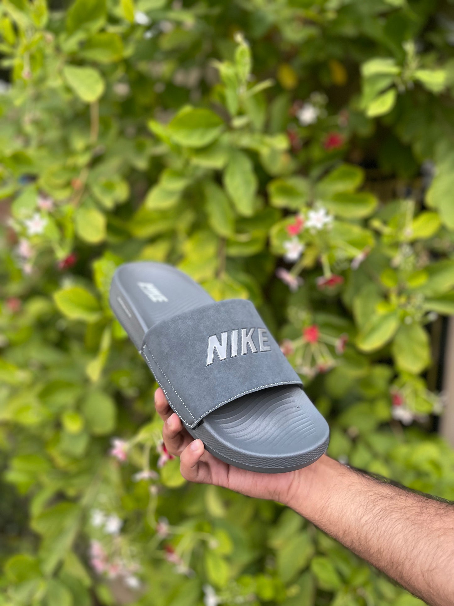 NIKE SLIDES | By Olee