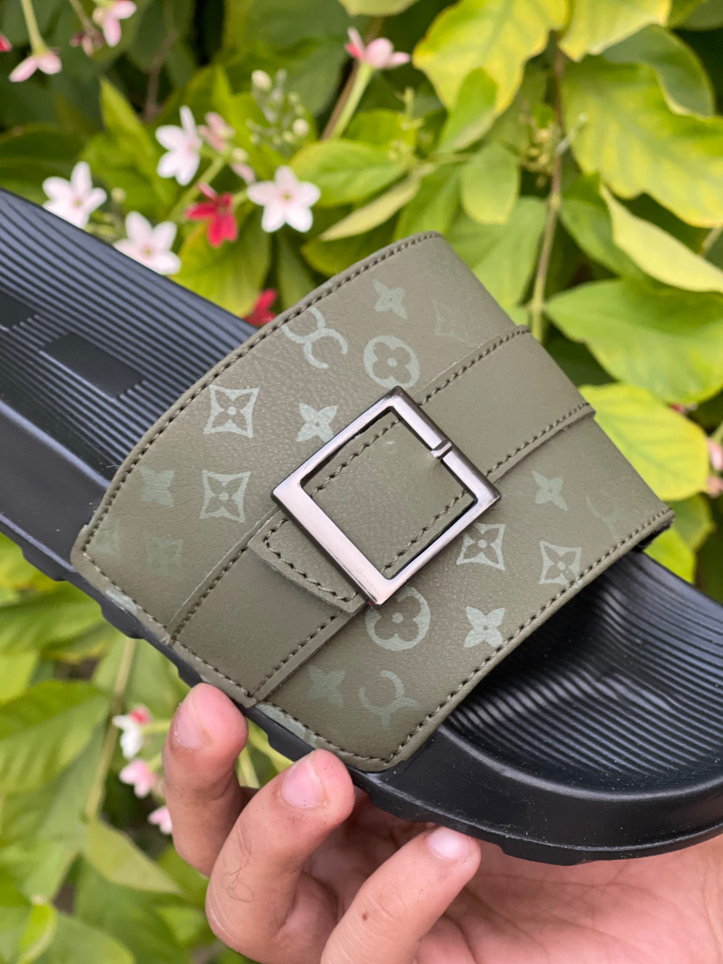 LV Premium Slides - By Olee