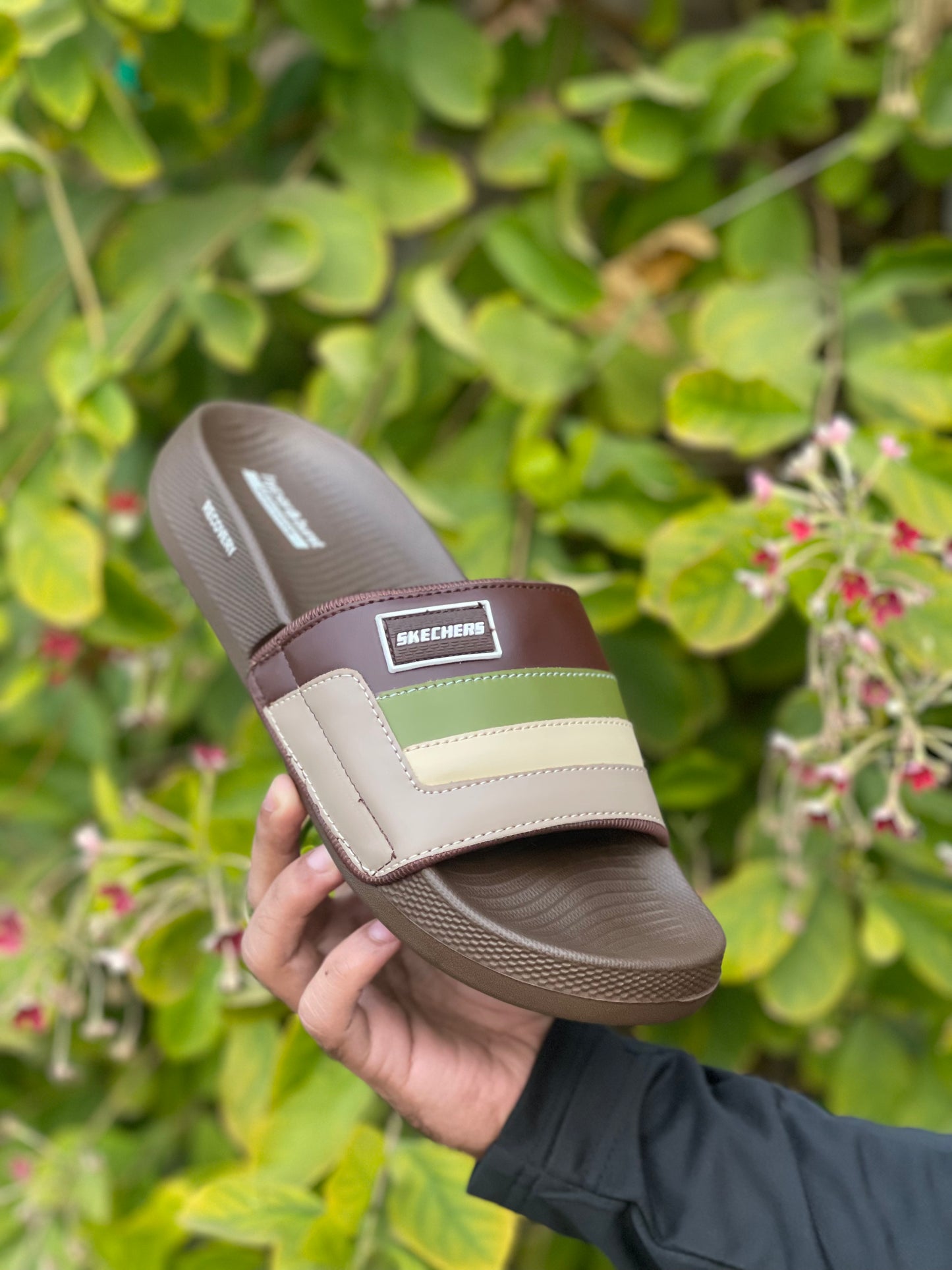 Skecher Super Slides - By Olee